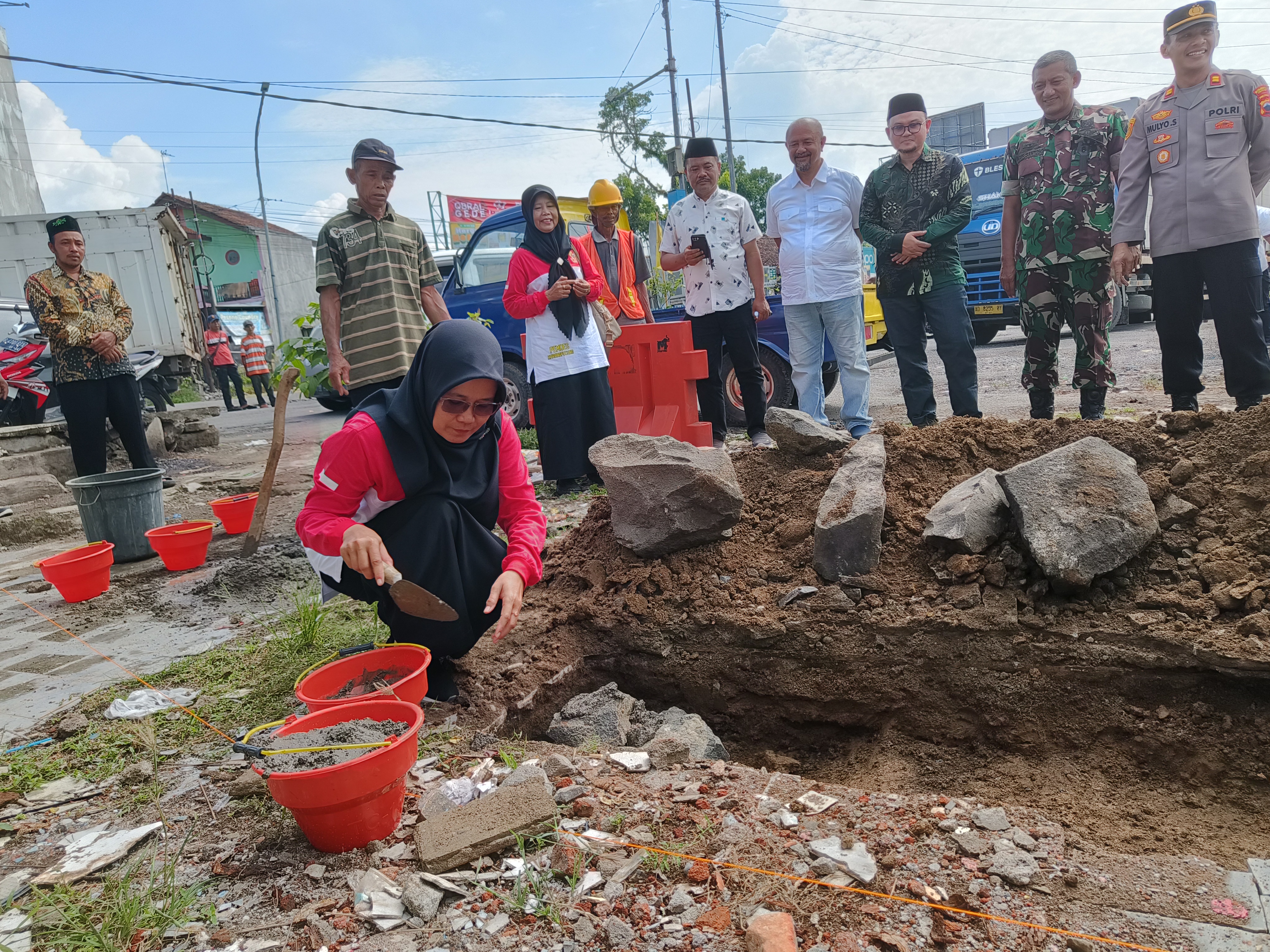 Transformasi Ekonomi Desa: Peletakan Batu Pertama Koperasi Merah Putih Karangpucung di Eks Terminal Lama