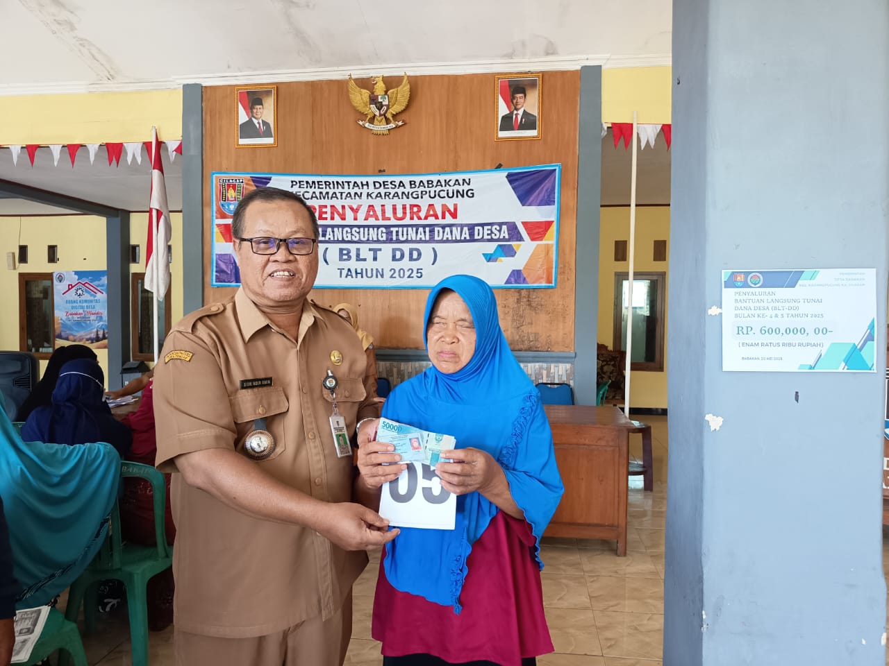 Penyaluran BLT Dana Desa Tahap 1 Tahun 2025 di Kecamatan Karangpucung Berjalan Lancar