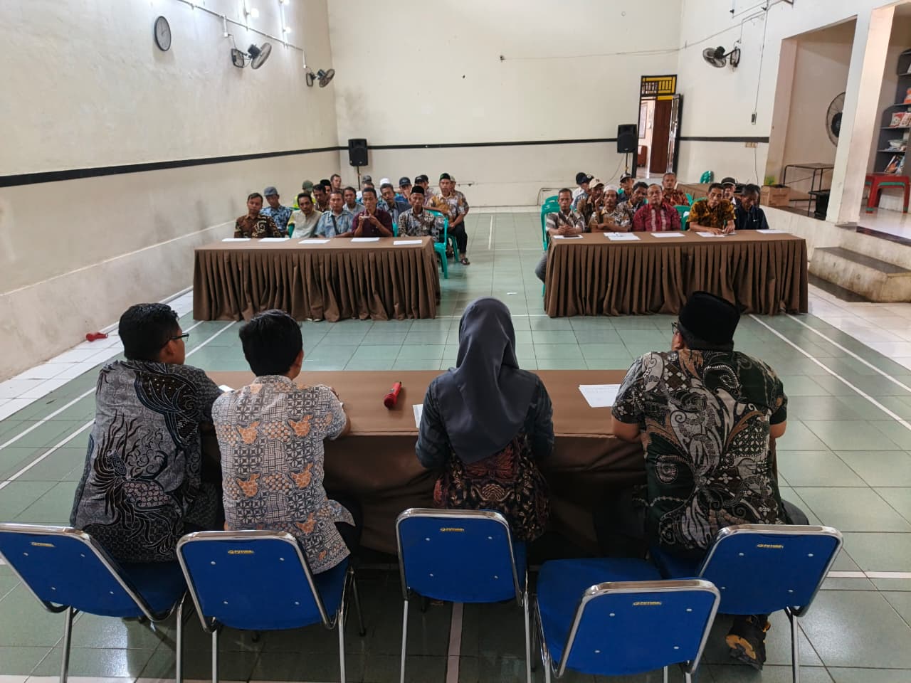 Pembagian Insentif RT dan RW Desa Karangpucung Bulan Maret 2026